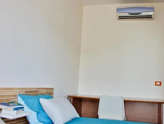 Couette-café Lemon Tree 4*